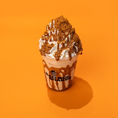 Caramelised Biscuit Crumb Shake (V)
